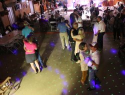 The floor got crowded for the slow dances. The floor got crowded for the slow dances.