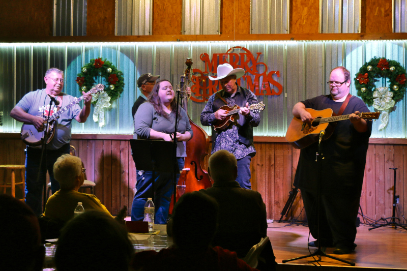 Bluegrass Christmas Presented by the Tolbert Family