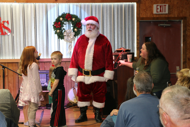 Bluegrass Christmas Presented by the Tolbert Family