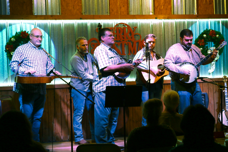 Bluegrass Christmas Presented by the Tolbert Family