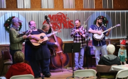 Bluegrass Christmas Presented by the Tolbert Family Bluegrass Christmas Presented by the Tolbert Family